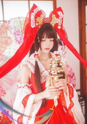 《偷窥女教师》未删减版在线观看
